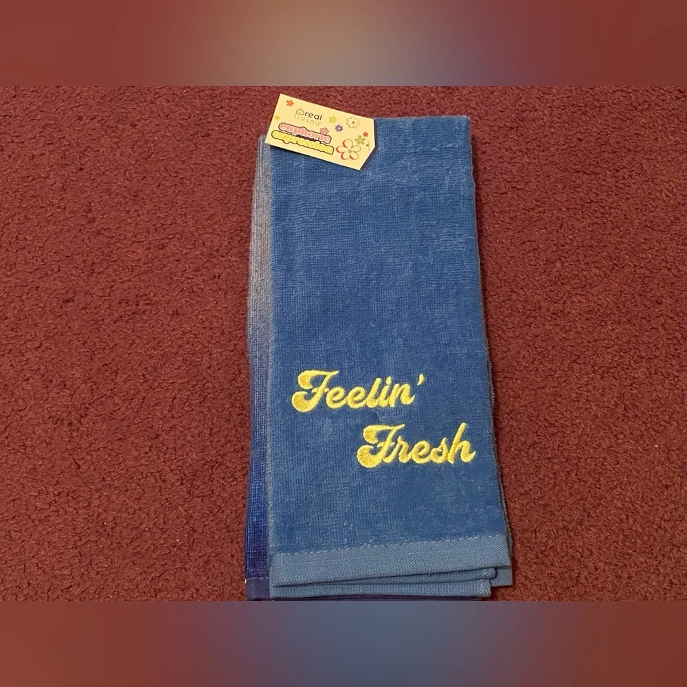 NWT 2 of 2 pack hand towels